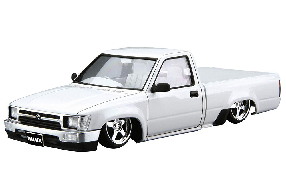1/24 RN80 HILUX CUSTOM '85 (TOYOTA) Model Kit (ONLINE ORDER ONLY)
