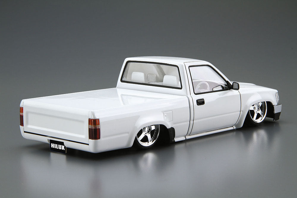 1/24 RN80 HILUX CUSTOM '85 (TOYOTA) Model Kit (ONLINE ORDER ONLY)
