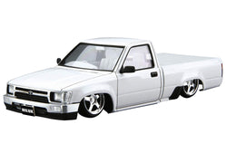 1/24 RN80 HILUX CUSTOM '85 (TOYOTA) Model Kit (ONLINE ORDER ONLY)