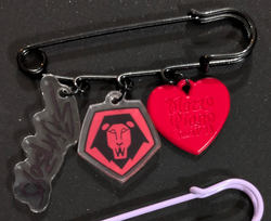 K-POP DEMON HUNTERS Safety Pin Charm (ONLINE ORDER ONLY)
