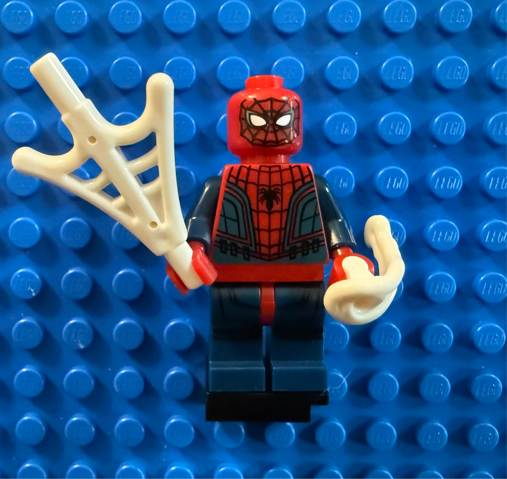 Spiderman Homecoming Minifigure (ONLINE ORDER ONLY)