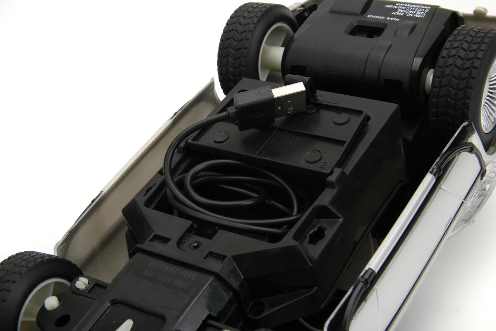 Back to the Future Remote Control 1:16 scale DeLorean Time Machine (ONLINE ORDER ONLY)