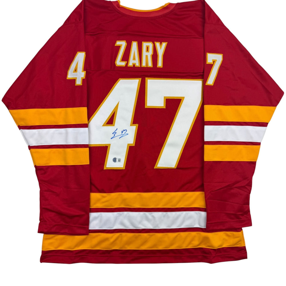 Autographed/Signed Connor Zary Calgary Red Hockey Jersey Beckett BAS COA (ONLINE ORDER ONLY)