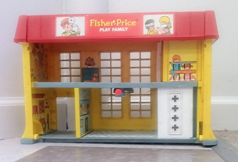 Fisher Price Play Hospital (ONLINE ORDER ONLY)