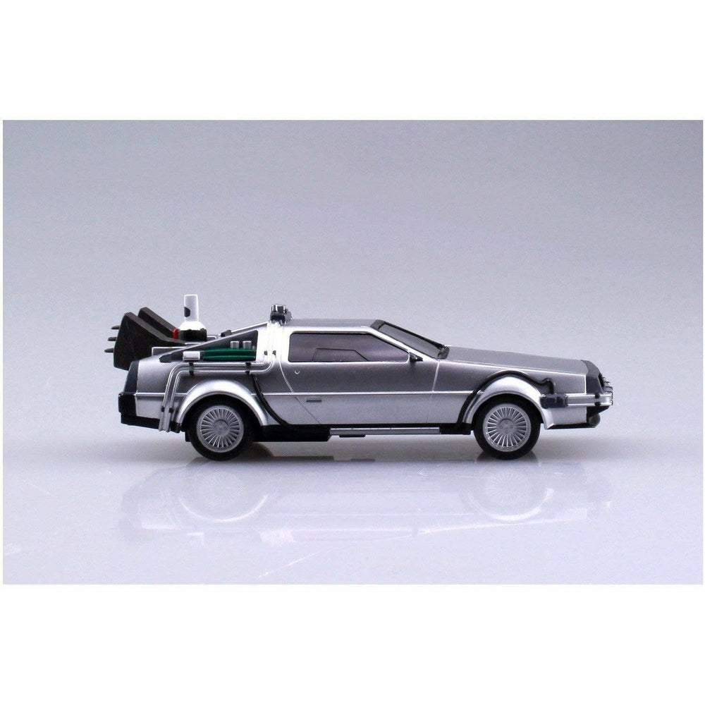 Back to the Future Part II pull-back DeLorean 1:43 scale plastic model kit (ONLINE ORDER ONLY)