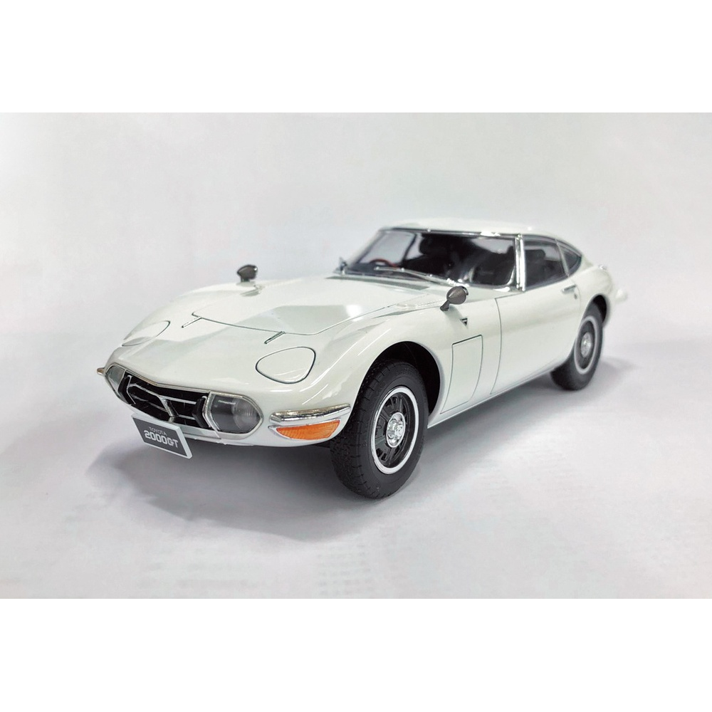 Aoshima: 1/24 TOYOTA MF10 2000GT '69 Scale Model Kit #01 (ONLINE ORDER ONLY)