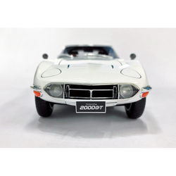 Aoshima: 1/24 TOYOTA MF10 2000GT '69 Scale Model Kit #01 (ONLINE ORDER ONLY)
