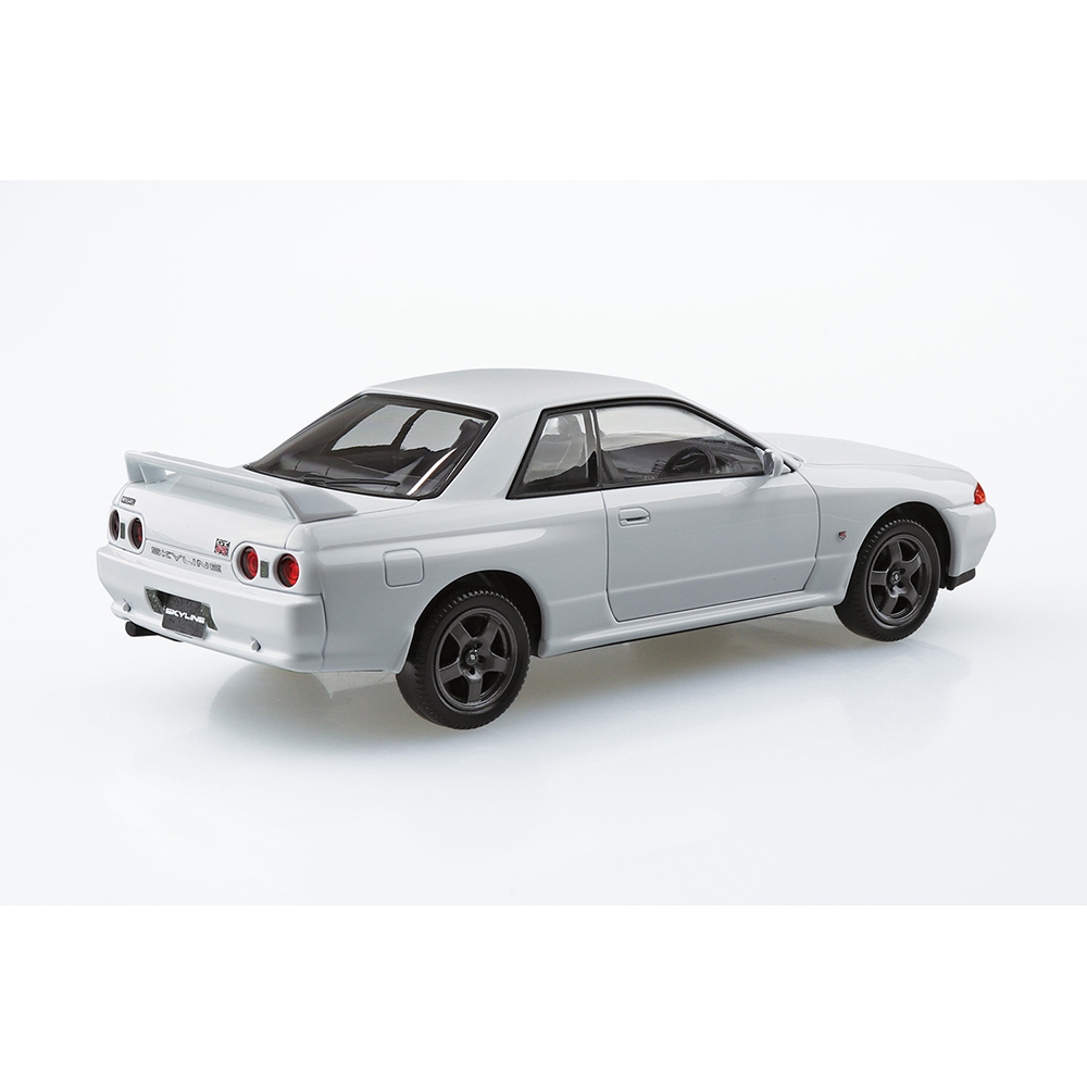 Aoshima: 1/32 The Snap Kit Nissan R32 Skyline GT-R (Crystal White) Scale Model Kit #14-B (ONLINE ORDER ONLY)