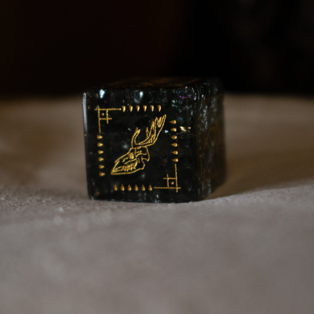 Wendigo Shattered Glass Dice Set (ONLINE ORDER ONLY)