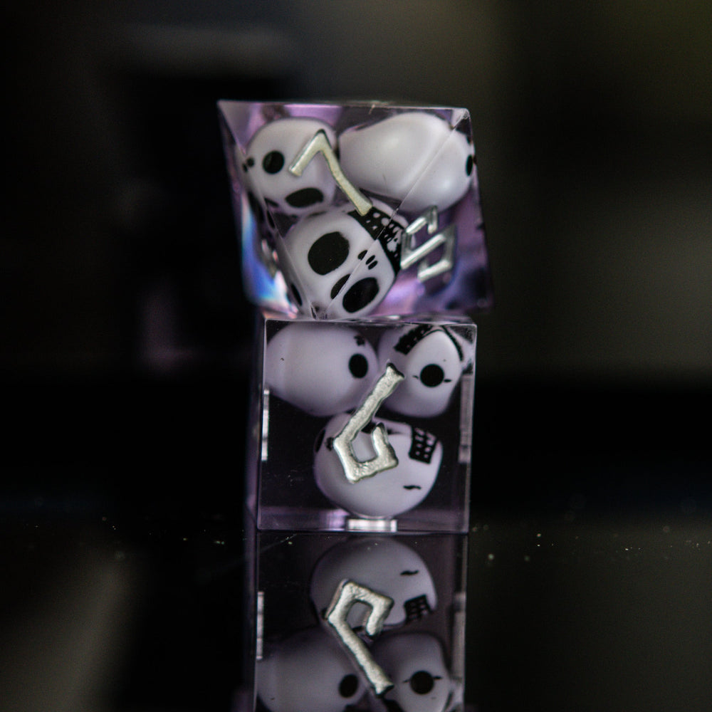 Corpse Lavender Sharp-Edged Resin Dice Set (ONLINE ORDER ONLY)