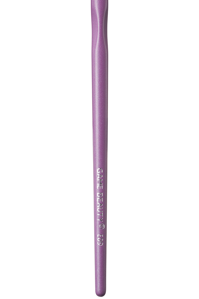 E09 - Small Crease Eyeshadow Brush (ONLINE ORDER ONLY)