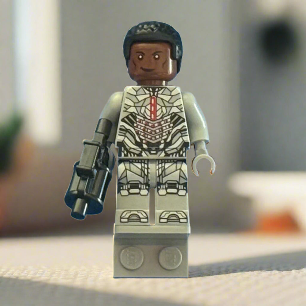 Cyborg Fighter Minifigure (ONLINE ORDER ONLY)