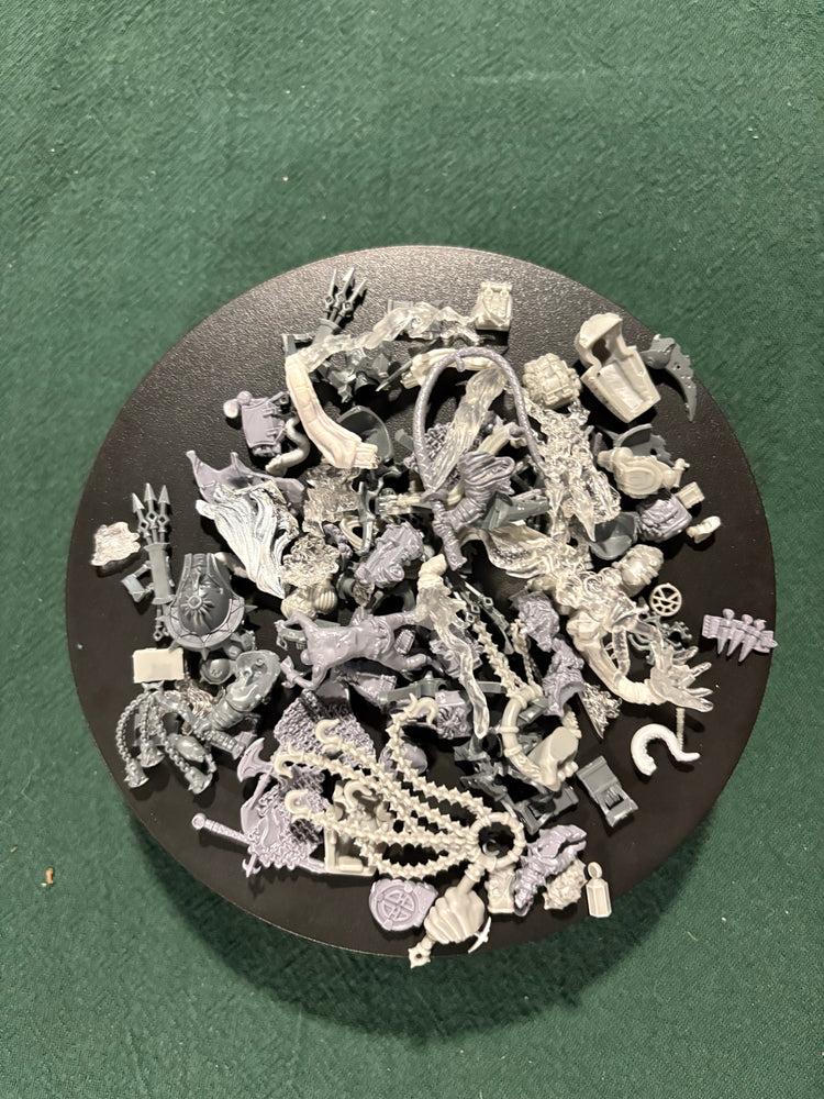 Miscellaneous Pieces for Kitbashing (ONLINE ORDER ONLY)