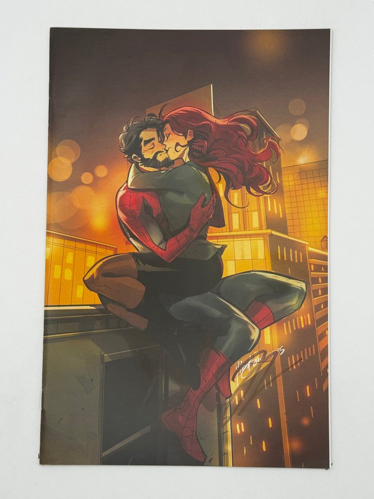 [Signed by Hickman] Ultimate Spider-Man #15 Virgin Unknown Comics Andolfo Exclusive Var [INST] (ONLINE ORDER ONLY)