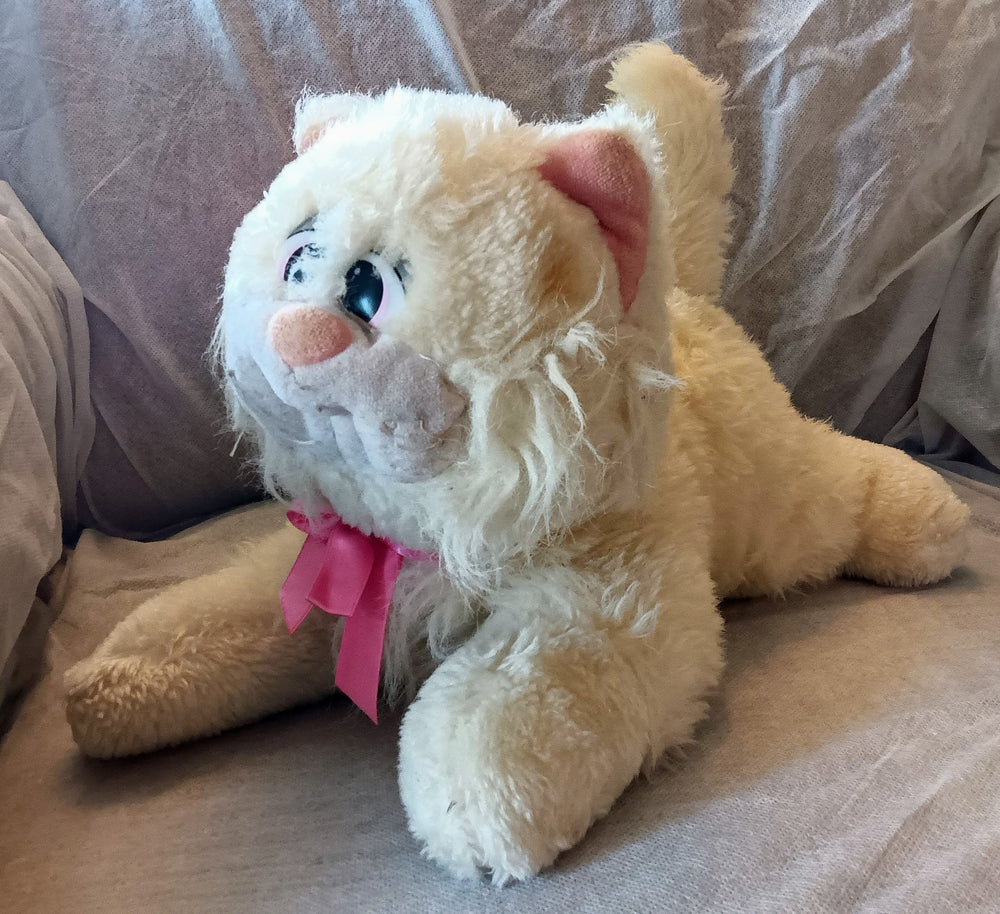 Pound Purries Furries - White Cat (ONLINE ORDER ONLY)