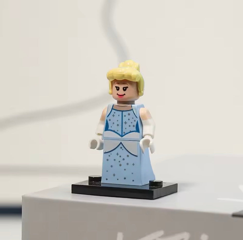 Cinderella Minifigure (ONLINE ORDER ONLY)