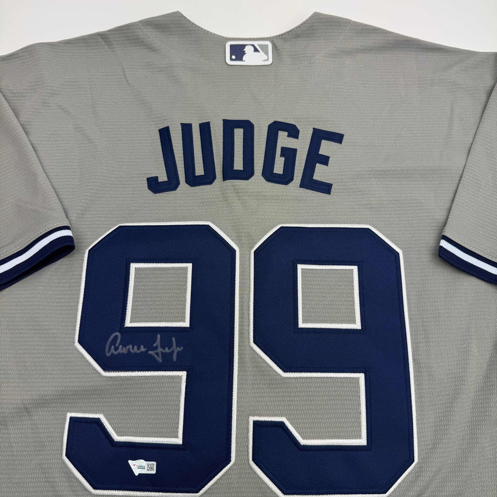 Autographed/Signed Aaron Judge New York Yankees Authentic Majestic Grey Baseball Jersey Fanatics COA (ONLINE ORDER ONLY)