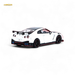 INNO64 Nissan GT-R R35 NISMO White 1:64