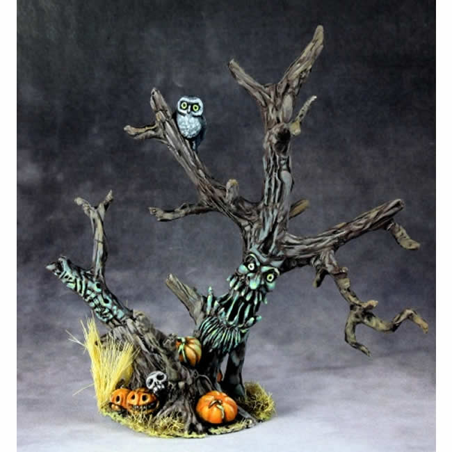 RPR03692 Haunted Halloween Tree Miniature 25mm Heroic Scale (ONLINE ORDER ONLY)