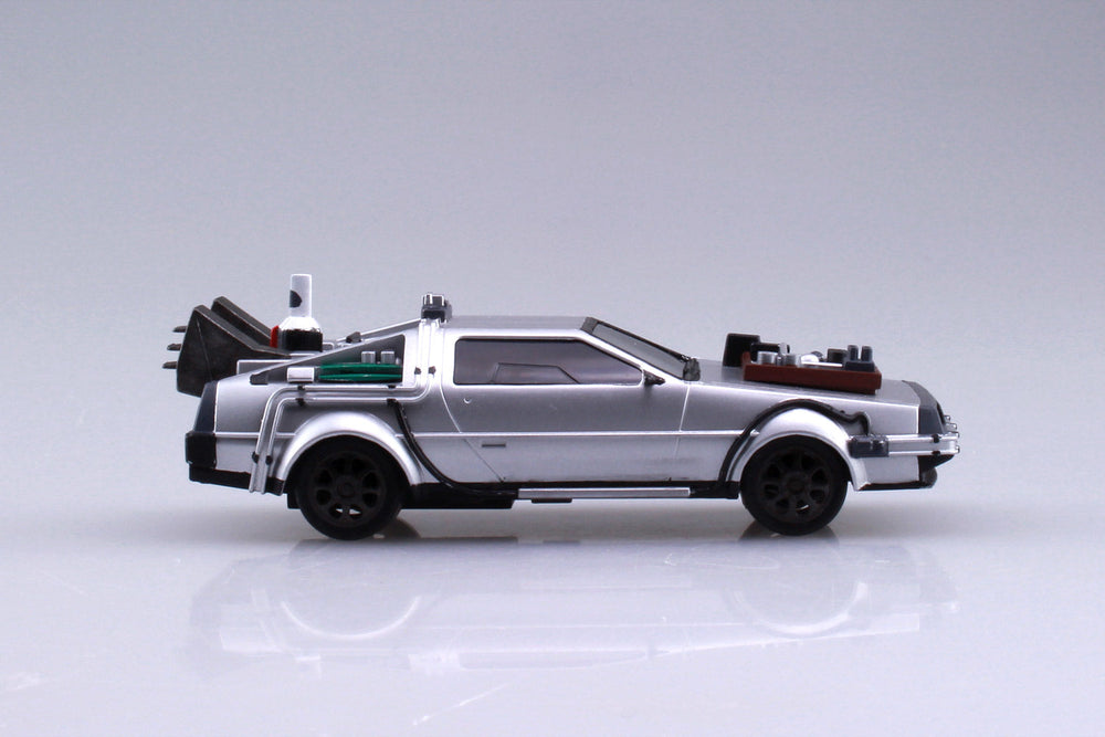 Back to the Future Part III pull-back DeLorean 1:43 scale plastic model kit (ONLINE ORDER ONLY)