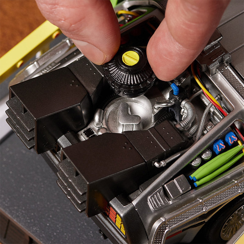 Back to the Future: Time Machine Model Kit (ONLINE ORDER ONLY)