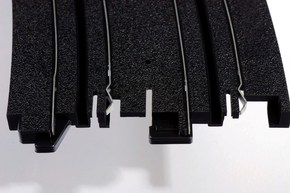 AFX Racing Track BankdCurve 9"R Set 70622 (ONLINE ORDER ONLY)