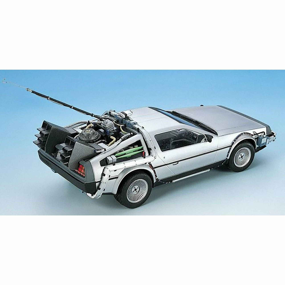Back to the Future 1:24 scale DeLorean model kit