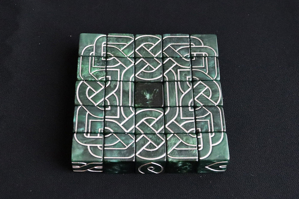 9 "Abridged" Knot Dice (Green) (ONLINE ORDER ONLY)