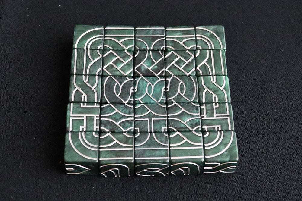 9 "A Bridge Too Far" Knot Dice (Green) (ONLINE ORDER ONLY)