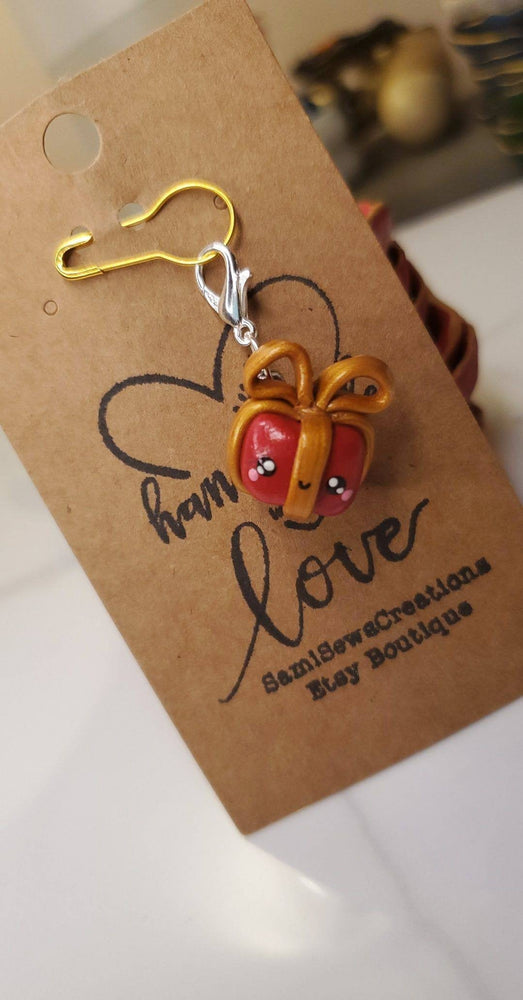 A Peek Under The Tree (ONLINE ORDER ONLY)
