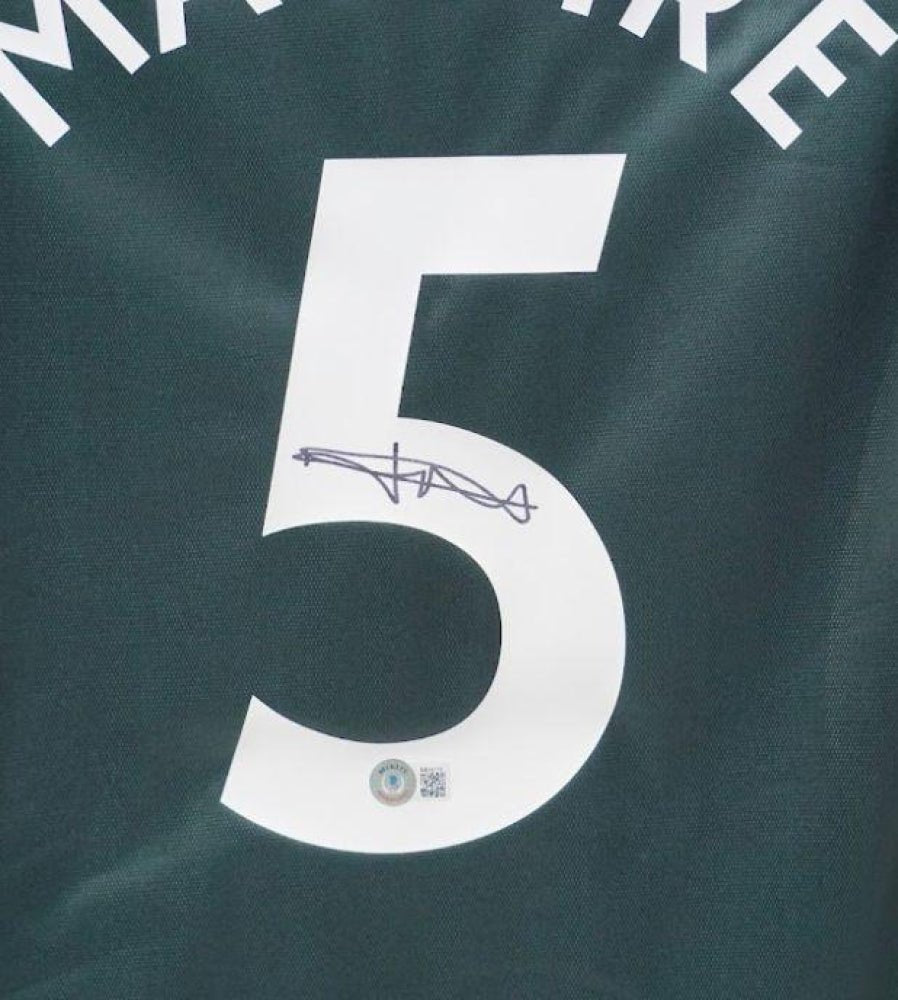 Harry Maguire Signed Manchester United Jersey (Beckett) (Online Order Only)