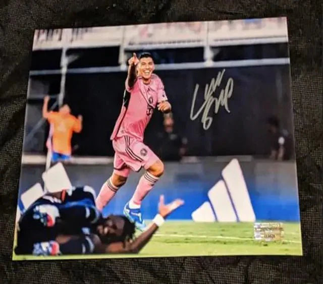 Luis Suarez Inter Miami autographed 8x10 photo with COA 115825 (Online Order Only)