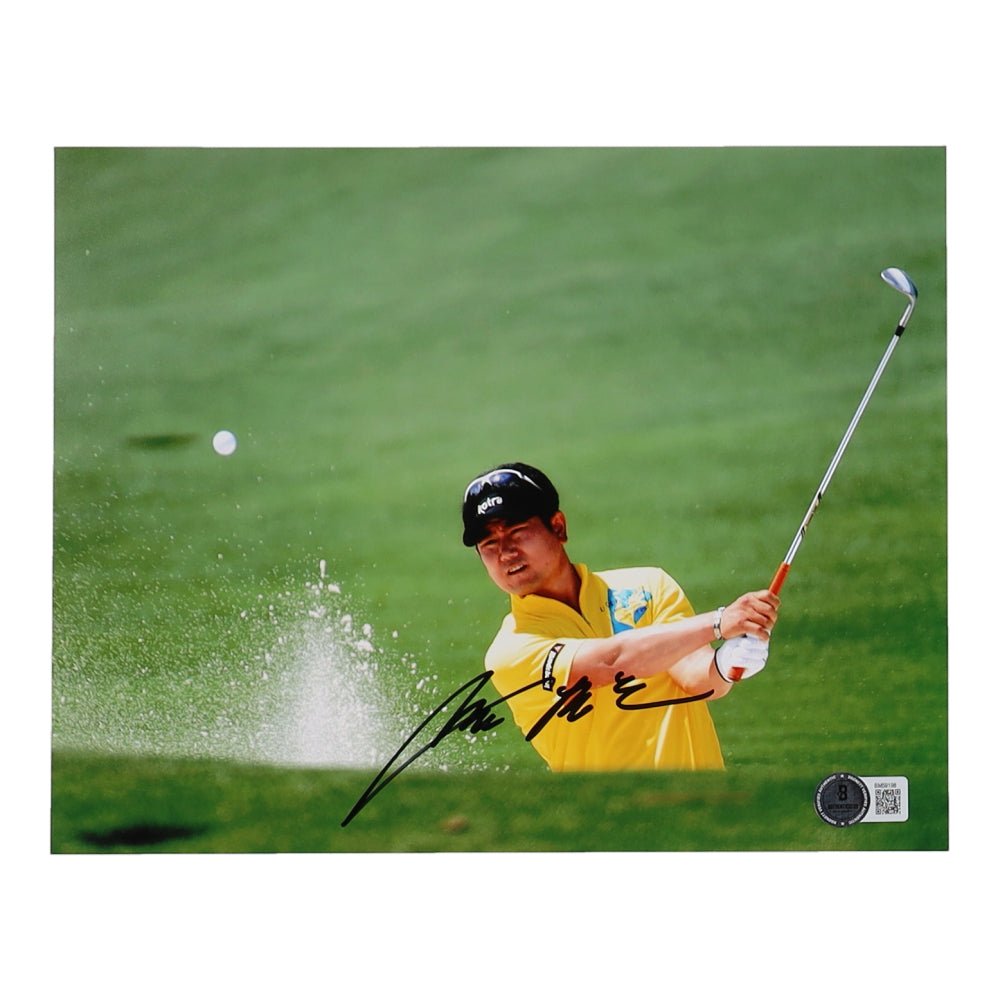 Y.E. Yang Signed 8x10 Photo (Beckett) (Online Order Only)
