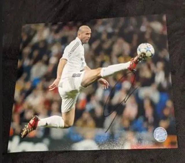 Zinedine Zidane Signed 8x10 Photograph with coa (Online Order Only)