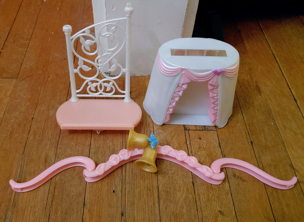 Barbie Playset - Princess and the Pauper Wedding & Vanity (Partial) (ONLINE ORDER ONLY)