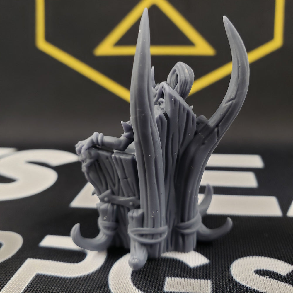 Queen Trixia (Female Hobgoblin on Throne) (Online Only)