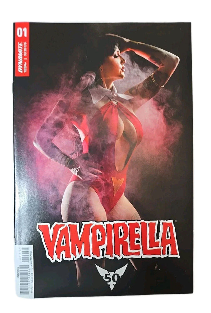 VAMPIRELLA #1 CVR E COSPLAY (07/17/2019) (ONLINE ORDER ONLY)