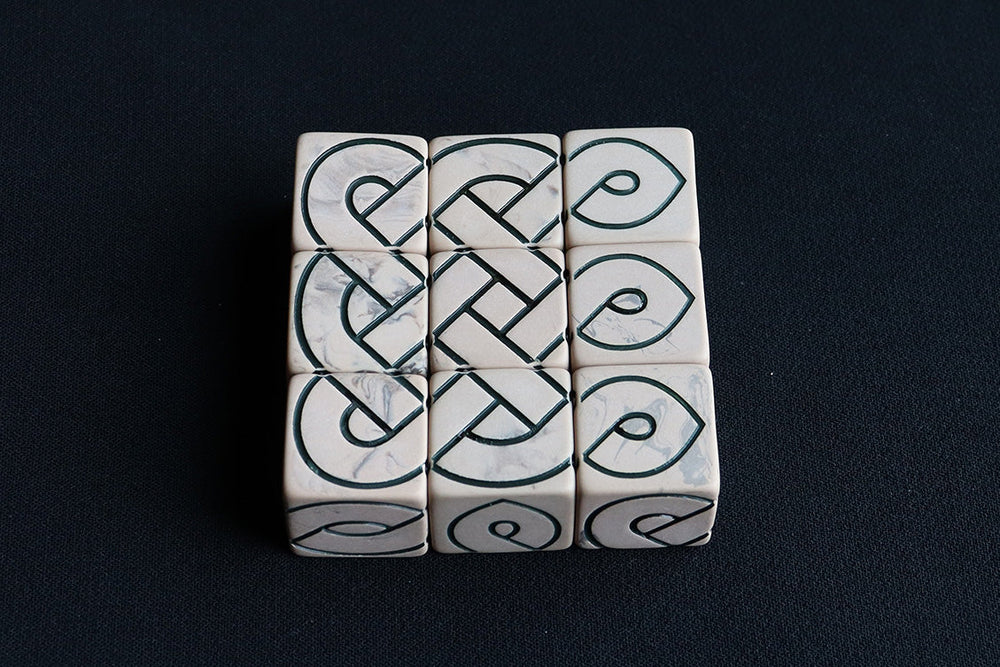 9 Crossed Knot Dice (Red or Sand) (ONLINE ORDER ONLY)